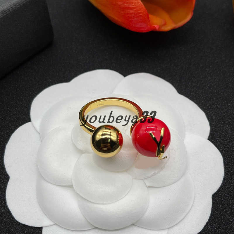 Gold Red Ring Designer Rings For Women Men Luxurys Designers Fashion Jewelry Lovers Y Ring For Wedding Gift 2301031Z
Gold Red Ring Designer Rings For Women Men Luxurys Designers Fashion Jewelry Lovers Y Ring For Wedding Gift 2301031Z