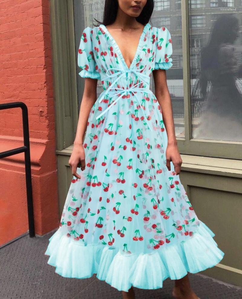 Party Dresses 2023 Cherry Sequin Embroidered French Lace-Up Waist Mesh Splicing Dress Women, Sky blue
Party Dresses 2023 Cherry Sequin Embroidered French Lace-Up Waist Mesh Splicing Dress Women, Sky blue