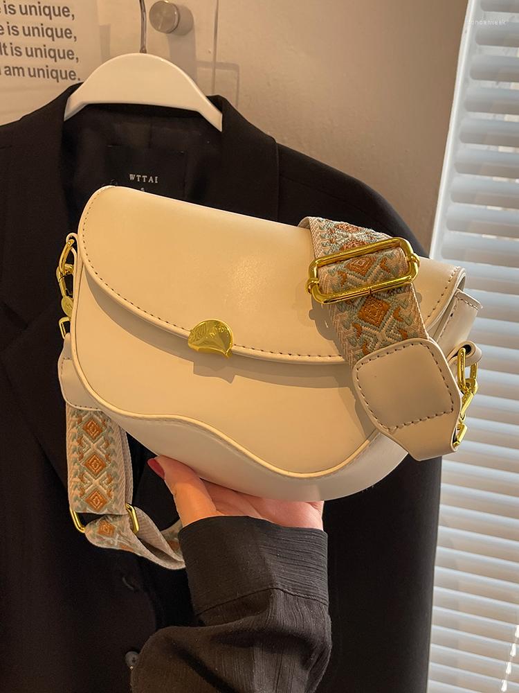 Evening Bags 2023 Summer Casual Fashion Saddle Crossbody For Women Classic Simple Luxury Designer Shoulder High Quality Purses, Black
Evening Bags 2023 Summer Casual Fashion Saddle Crossbody For Women Classic Simple Luxury Designer Shoulder High Quality Purses, Black