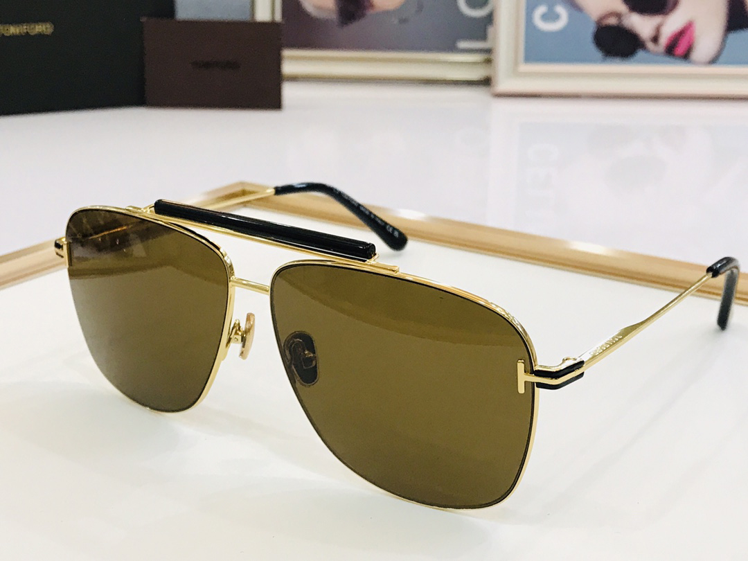 Outdoor casual TOMFORD sunglasses, round frame sunscreen plate glasses, male and female designer Fang Qiangguang sunglasses
Outdoor casual TOMFORD sunglasses, round frame sunscreen plate glasses, male and female designer Fang Qiangguang sunglasses