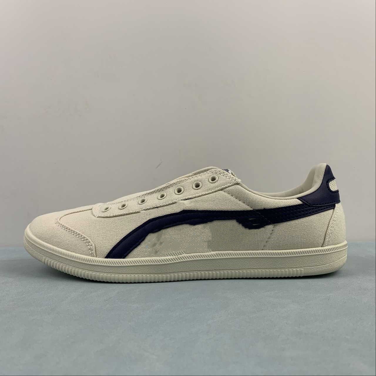 TOKUTEN SLIP-ON Shoes Ghost Tomb Tiger Lazy Man Kicks Off Casual Shoes Summer 1183C142-200 Beige Blue With Original Box Fast Delivery
TOKUTEN SLIP-ON Shoes Ghost Tomb Tiger Lazy Man Kicks Off Casual Shoes Summer 1183C142-200 Beige Blue With Original Box Fast Delivery