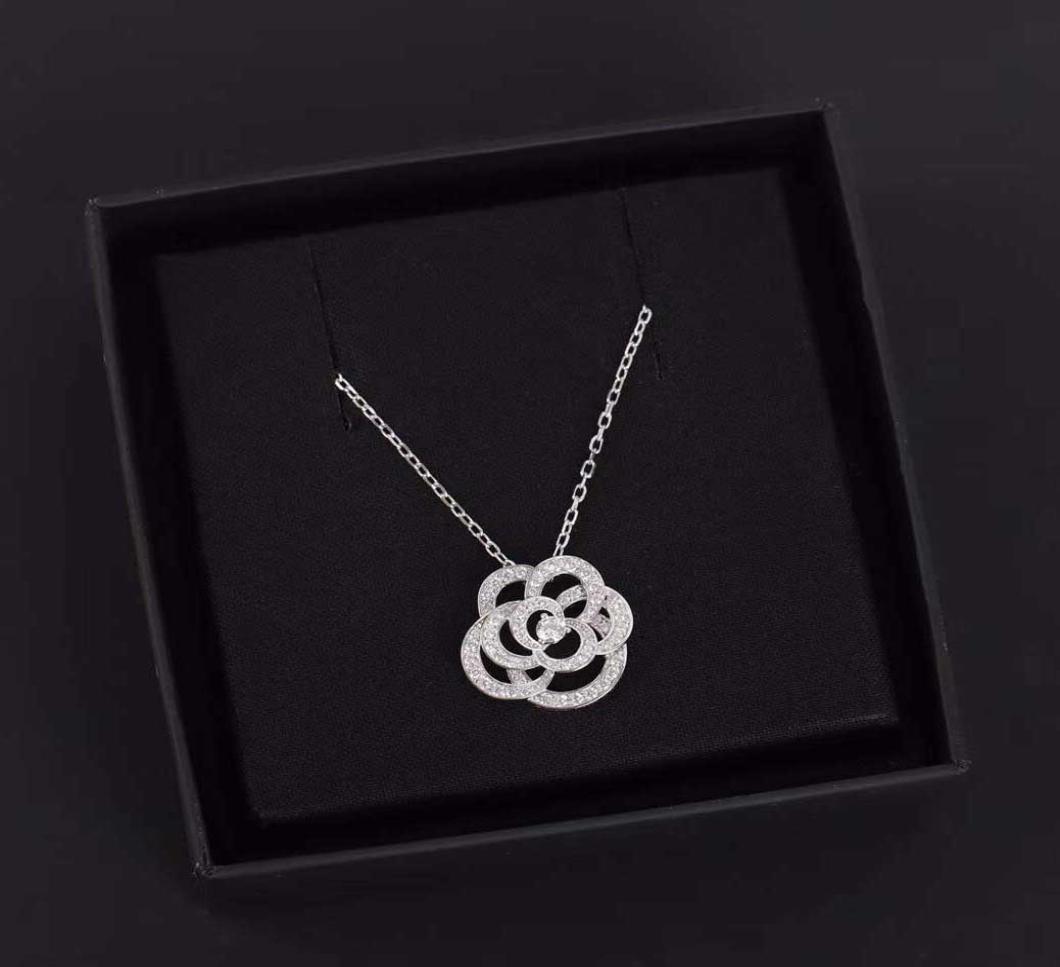 S925 Silver Top quality hollow design flower with diamond for women wedding jewelry gift have box and stamp PS41354421758
S925 Silver Top quality hollow design flower with diamond for women wedding jewelry gift have box and stamp PS41354421758
