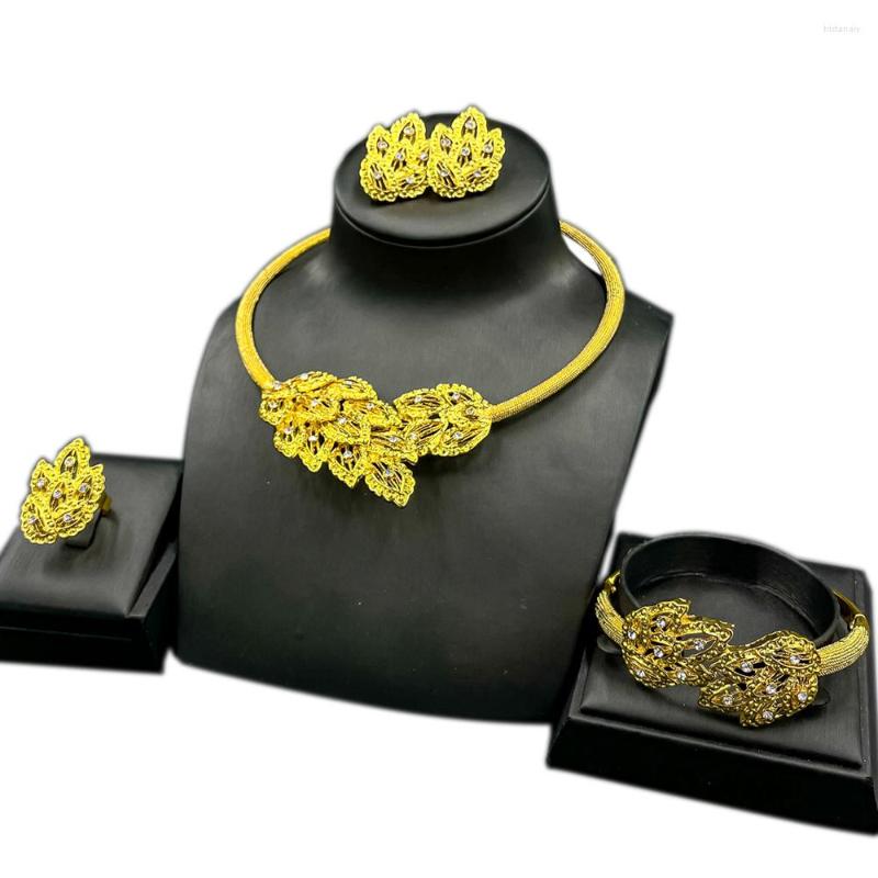 Necklace Earrings Set Dubai Big Leaf Bracelet Creative Wedding Party Ring Gift Charm Bridal Fashion, Picture shown
Necklace Earrings Set Dubai Big Leaf Bracelet Creative Wedding Party Ring Gift Charm Bridal Fashion, Picture shown