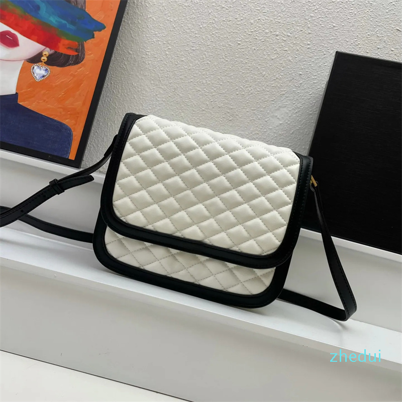 Medium Lady 22cm Crossbody Bags Supple In Quilted Lambskin With Light Bronze-Tone Metal Hardware One Flat Pocket on the Back Woman Designer Bags, Beige with black
Medium Lady 22cm Crossbody Bags Supple In Quilted Lambskin With Light Bronze-Tone Metal Hardware One Flat Pocket on the Back Woman Designer Bags, Beige with black