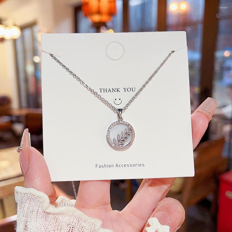 Pendant Necklaces Small Fresh Plant Leaf Round Card Nimble Zircon Mother's Day Chain Necklace Woman Girl Wedding Blessing Gift Jewelry
Pendant Necklaces Small Fresh Plant Leaf Round Card Nimble Zircon Mother's Day Chain Necklace Woman Girl Wedding Blessing Gift Jewelry