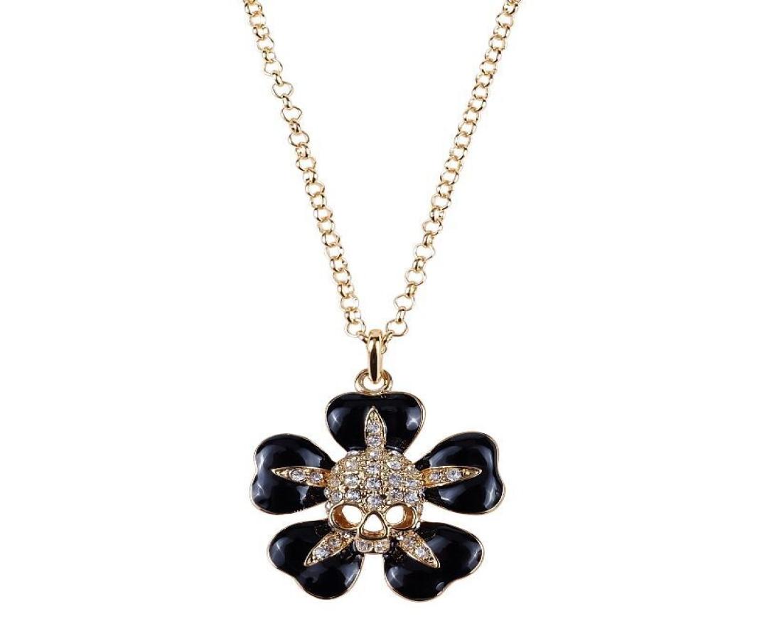 Black small flower inlaid with gold skull Saturn necklace Lacquered skull flower necklace6028835
Black small flower inlaid with gold skull Saturn necklace Lacquered skull flower necklace6028835