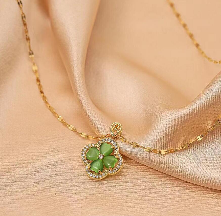 10 Styles Hot Brand Designer Pendant Necklaces for Women Girl Four Leaf Clover Locket Necklace Sweater Chains Titanium Steel 18K Gold Plated Wedding Jewelry Gift
10 Styles Hot Brand Designer Pendant Necklaces for Women Girl Four Leaf Clover Locket Necklace Sweater Chains Titanium Steel 18K Gold Plated Wedding Jewelry Gift