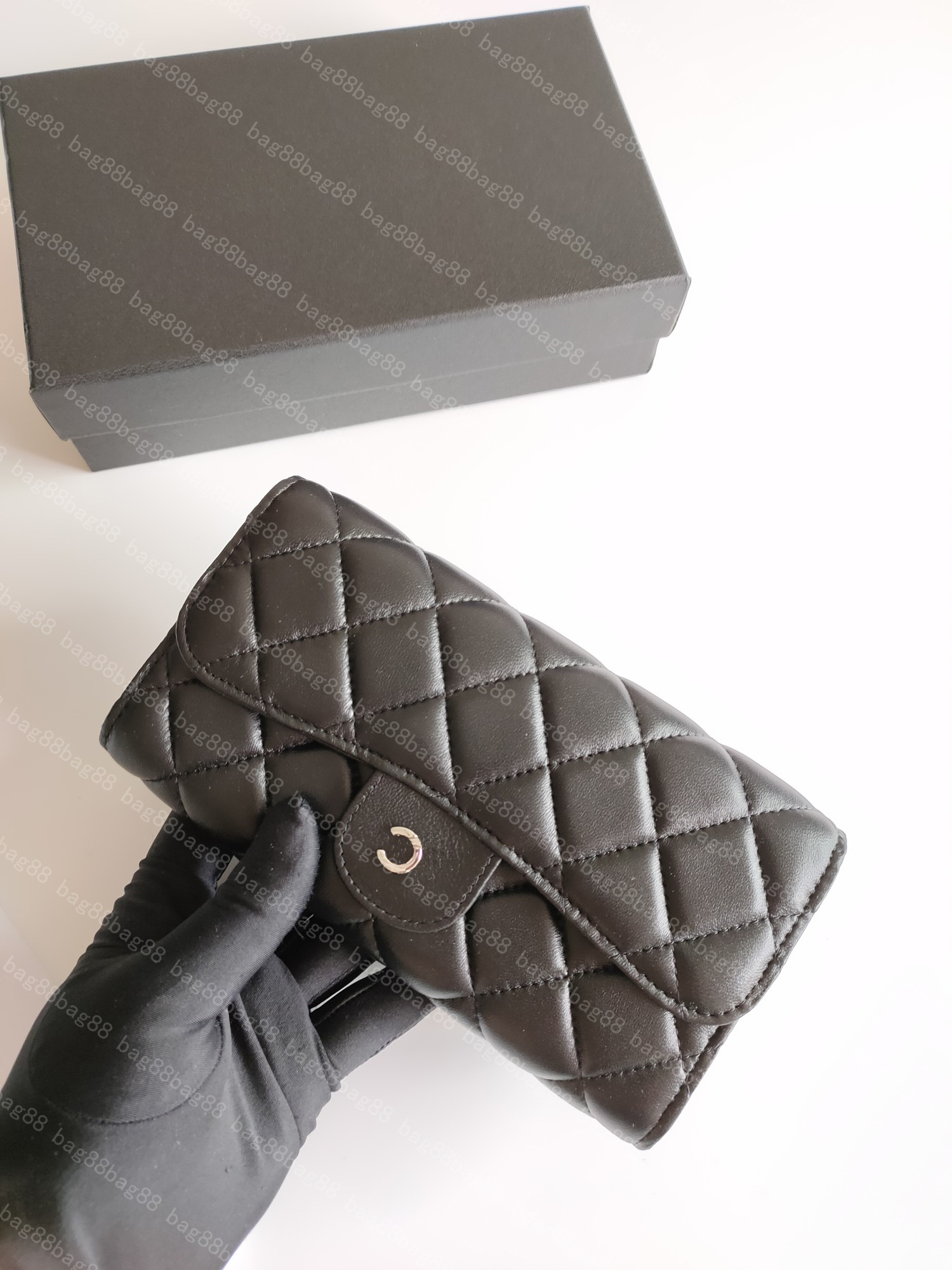 NEW Wallets Luxury Brand design Letter plaid CC chain Clutch lambskin diamond pattern pouch women's le boy Long wallet Ball pattern 50095 sheepskin silver buckle, Contact me
NEW Wallets Luxury Brand design Letter plaid CC chain Clutch lambskin diamond pattern pouch women's le boy Long wallet Ball pattern 50095 sheepskin silver buckle, Contact me