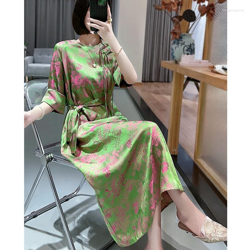 Ethnic Clothing High-Quality Spring And Summer 2023 Chinoiserie Style Cheongsam Rayon Print Elegant O-Neck Half Sleeve Lady Dress S-XXL
Ethnic Clothing High-Quality Spring And Summer 2023 Chinoiserie Style Cheongsam Rayon Print Elegant O-Neck Half Sleeve Lady Dress S-XXL