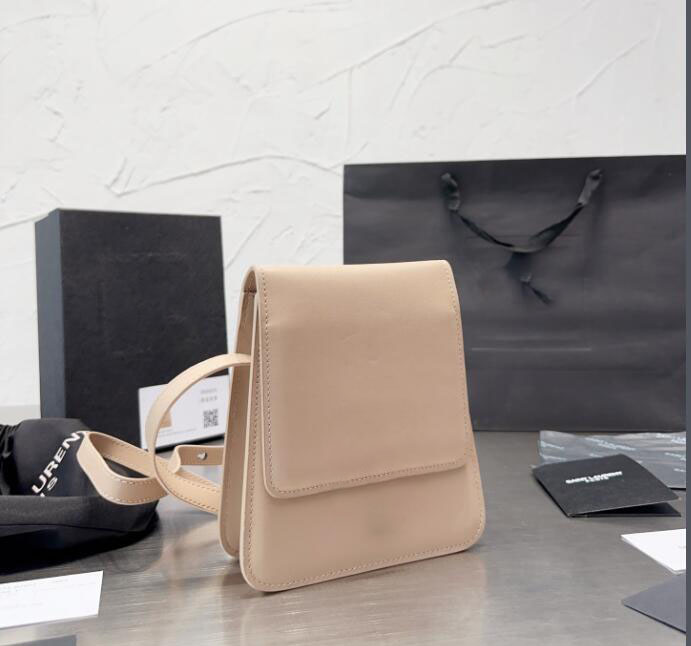 2023 Fashion Designer Woman Bag Women Shoulder bag Handbag Purse Original Box Genuine Leather cross body chain high grade quality
2023 Fashion Designer Woman Bag Women Shoulder bag Handbag Purse Original Box Genuine Leather cross body chain high grade quality