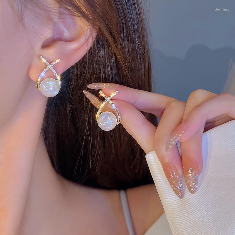Stud Earrings Eun Ho Inlaid Rhinestone Pearl Women Personality Fashion Unique Design Wedding Jewelry Birthday Gift
Stud Earrings Eun Ho Inlaid Rhinestone Pearl Women Personality Fashion Unique Design Wedding Jewelry Birthday Gift