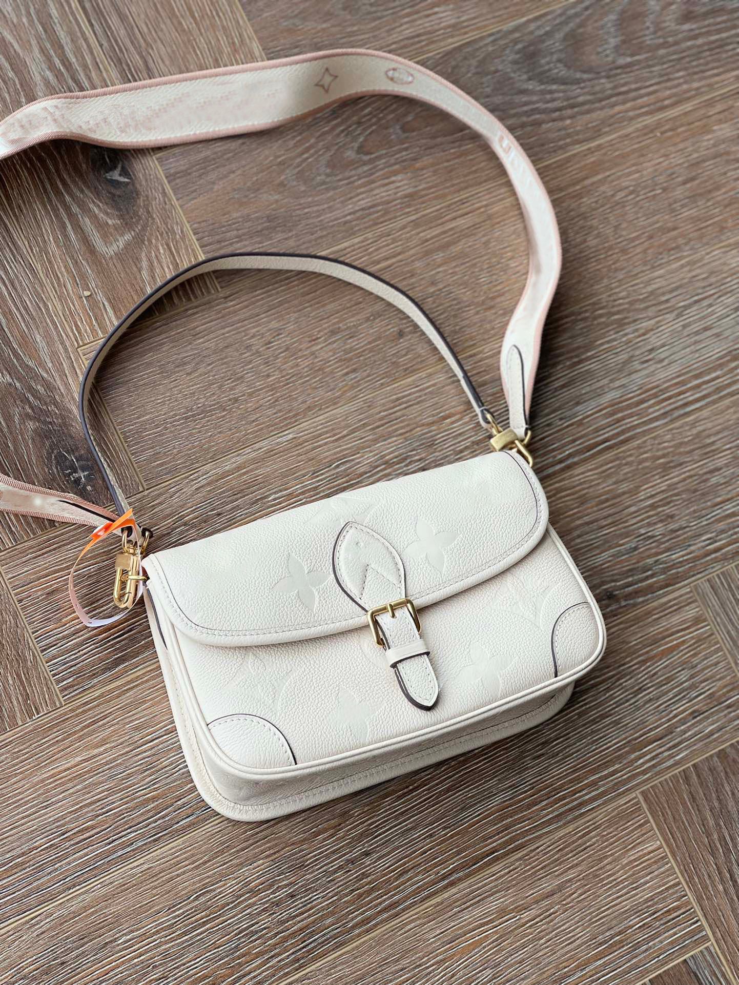 embossed strap shoulder bag name postman baguette bag 2023 bag leather wide women's portable shoulder crossbody new fashion Joker Cpjw, Black
embossed strap shoulder bag name postman baguette bag 2023 bag leather wide women's portable shoulder crossbody new fashion Joker Cpjw, Black