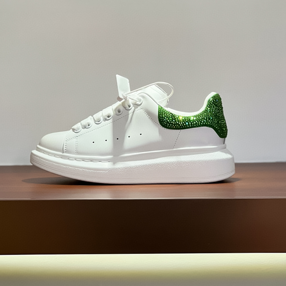 New Water Diamond Thick Sole Elevated Shoes Genuine Leather Versatile Casual Couple Shoes Luxury Designer Womens Shoes Sports Womens Shoes Shoes 35-45 +box
New Water Diamond Thick Sole Elevated Shoes Genuine Leather Versatile Casual Couple Shoes Luxury Designer Womens Shoes Sports Womens Shoes Shoes 35-45 +box