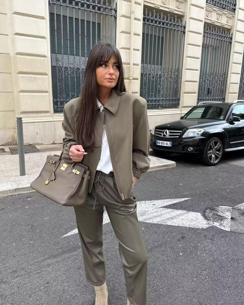 Women' Jackets Fashion Solid Bomber Jacket Women Casual Lapel Zipper Short Coat 2023 Spring Autumn Chic Lady High Street Windbreak Coats, Army green
Women' Jackets Fashion Solid Bomber Jacket Women Casual Lapel Zipper Short Coat 2023 Spring Autumn Chic Lady High Street Windbreak Coats, Army green