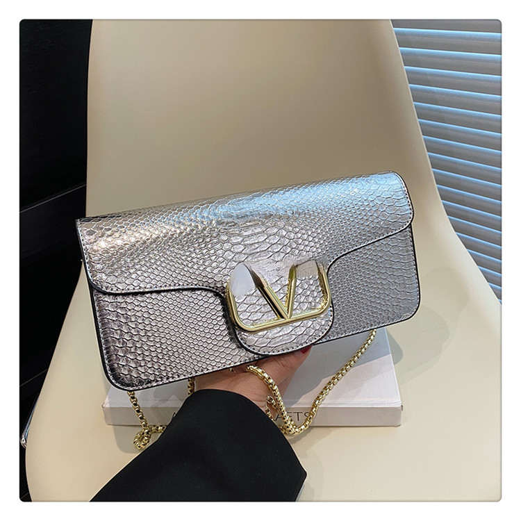 European Style Trendy Women's Bags Fashion Small Square Bag High-Grade Chain Women's Underarm Messenger Bag, 27*13*5cm
European Style Trendy Women's Bags Fashion Small Square Bag High-Grade Chain Women's Underarm Messenger Bag, 27*13*5cm
