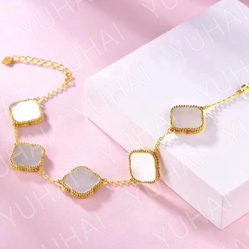 designer bracelet Stainless Steel Four-leaf Clover multiflower bracelet fashion women's bracelet and men's bracelet
designer bracelet Stainless Steel Four-leaf Clover multiflower bracelet fashion women's bracelet and men's bracelet