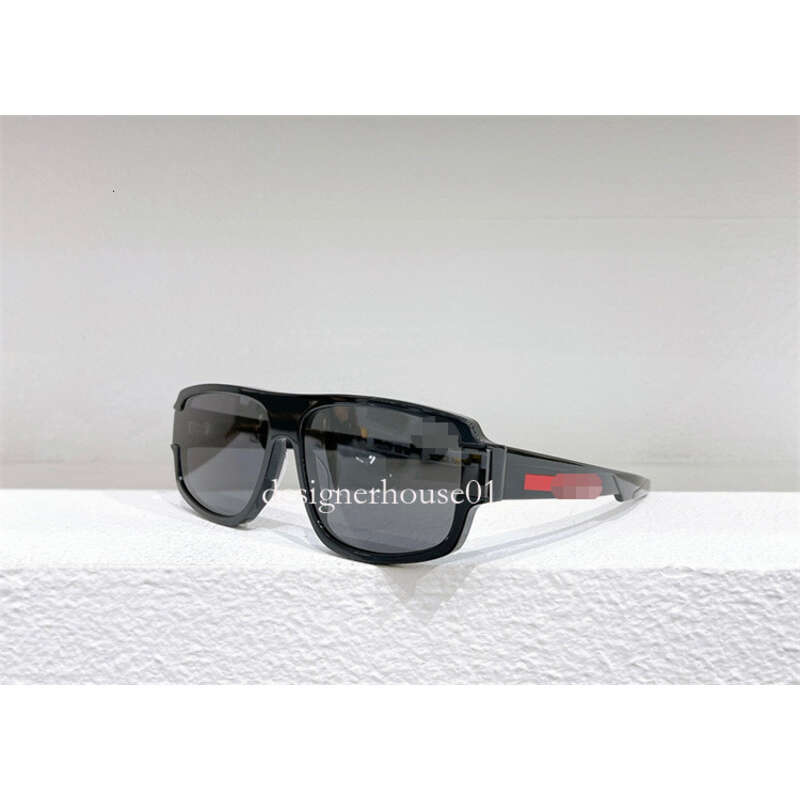 designer sunglasses2023 New Toads Men's Sunglasses Sports Cycling Sunglasses Can Be Matched with Myopia Sunglasses
designer sunglasses2023 New Toads Men's Sunglasses Sports Cycling Sunglasses Can Be Matched with Myopia Sunglasses