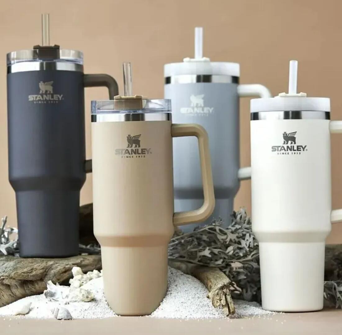 Classic With Logo Pink Stanley 40oz Mugs Tumblers With Handle Insulated Tumblers Lids Straw Stainless Steel Coffee Termos Cups ready to ship GG0621799, Multi-color
Classic With Logo Pink Stanley 40oz Mugs Tumblers With Handle Insulated Tumblers Lids Straw Stainless Steel Coffee Termos Cups ready to ship GG0621799, Multi-color