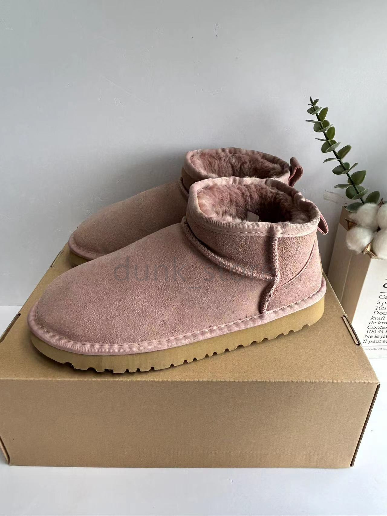 Snow boots sheep fur one-piece ankle boots mini Winter women's casual classic cotton shoes with box can be customized for children adults, 12#
Snow boots sheep fur one-piece ankle boots mini Winter women's casual classic cotton shoes with box can be customized for children adults, 12#