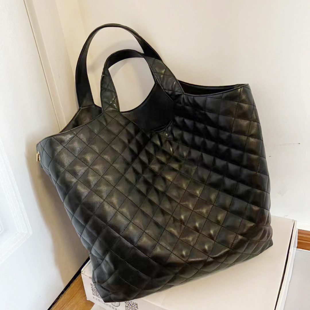 Designer handbag luxury fashion women tote underarm shoulder bags cowhide large capacity shopping bag black diamond plaid
Designer handbag luxury fashion women tote underarm shoulder bags cowhide large capacity shopping bag black diamond plaid