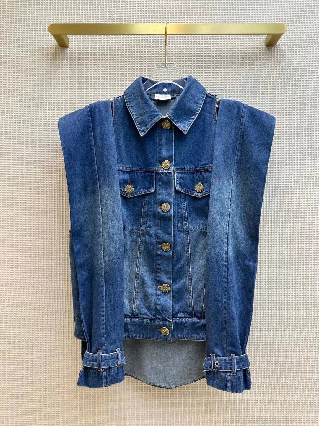 2023 Autumm Winter Designer Women Fashion Buttons Sleeveless Hooded Denim Waistcoat Turn Down Collar Casual Loose Female Outerwear, Blue
2023 Autumm Winter Designer Women Fashion Buttons Sleeveless Hooded Denim Waistcoat Turn Down Collar Casual Loose Female Outerwear, Blue
