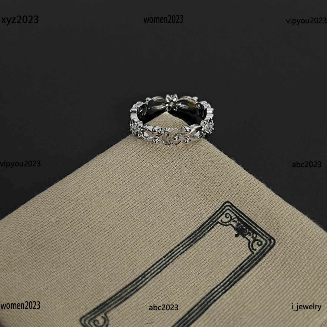 designer women ring Hollow out flower design Wedding Rings New listing fashion jewelry Logo shape Couple Rings #Including box
designer women ring Hollow out flower design Wedding Rings New listing fashion jewelry Logo shape Couple Rings #Including box