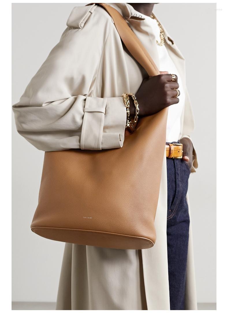 Evening Bags 2023 Cowhide Contracted Large Capacity Lcu The Litchi Grain Single Shoulder Bucket Row Bag Bindle, Beige
Evening Bags 2023 Cowhide Contracted Large Capacity Lcu The Litchi Grain Single Shoulder Bucket Row Bag Bindle, Beige