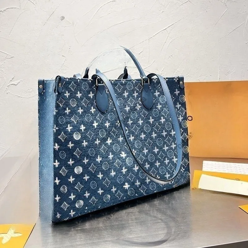 Denim Bags Crossbody Ladies Side Embossed Flowers With Original Dust Bag Designers Tote Multi funcito handbags Women's shoulder bag, Blue
Denim Bags Crossbody Ladies Side Embossed Flowers With Original Dust Bag Designers Tote Multi funcito handbags Women's shoulder bag, Blue