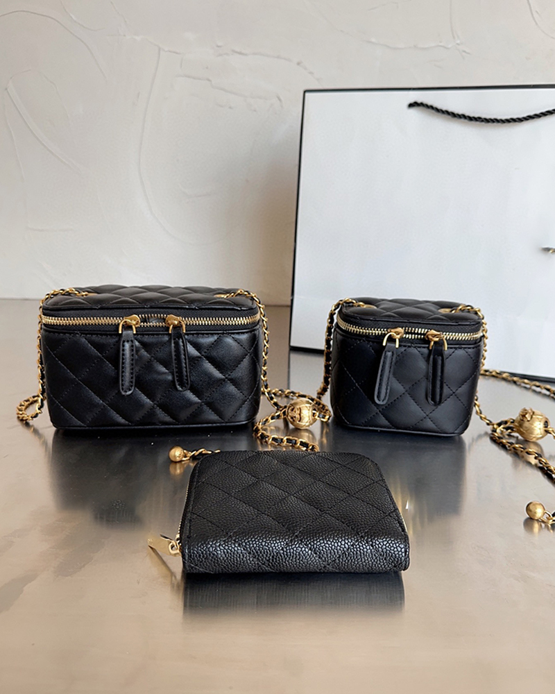 Luxury Designer Fashion Womens Crossbody Handbags Exquisite Sheepskin Portable A Celebrity Classics Women Makeup Box, Black
Luxury Designer Fashion Womens Crossbody Handbags Exquisite Sheepskin Portable A Celebrity Classics Women Makeup Box, Black