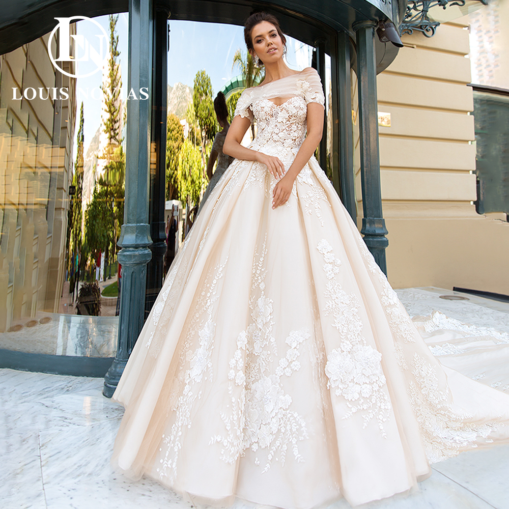 Luxury Ball Gown Wedding Dress 2023 Sweetheart Beading 3D-Floral Appliques Short Sleeve Wedding Dress for Bride Customized Size Vestidos De Novia, Beige
Luxury Ball Gown Wedding Dress 2023 Sweetheart Beading 3D-Floral Appliques Short Sleeve Wedding Dress for Bride Customized Size Vestidos De Novia, Beige