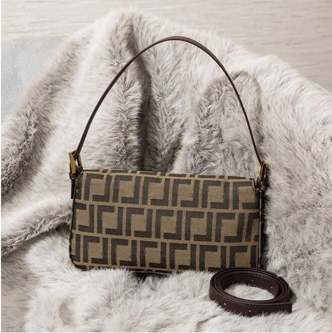 Designer Tote Crossbody Bags Luxurys Embossed baguette bag Classic Shoulder Bag Women Handbags Famous Flap Purse, 26*14*4
Designer Tote Crossbody Bags Luxurys Embossed baguette bag Classic Shoulder Bag Women Handbags Famous Flap Purse, 26*14*4