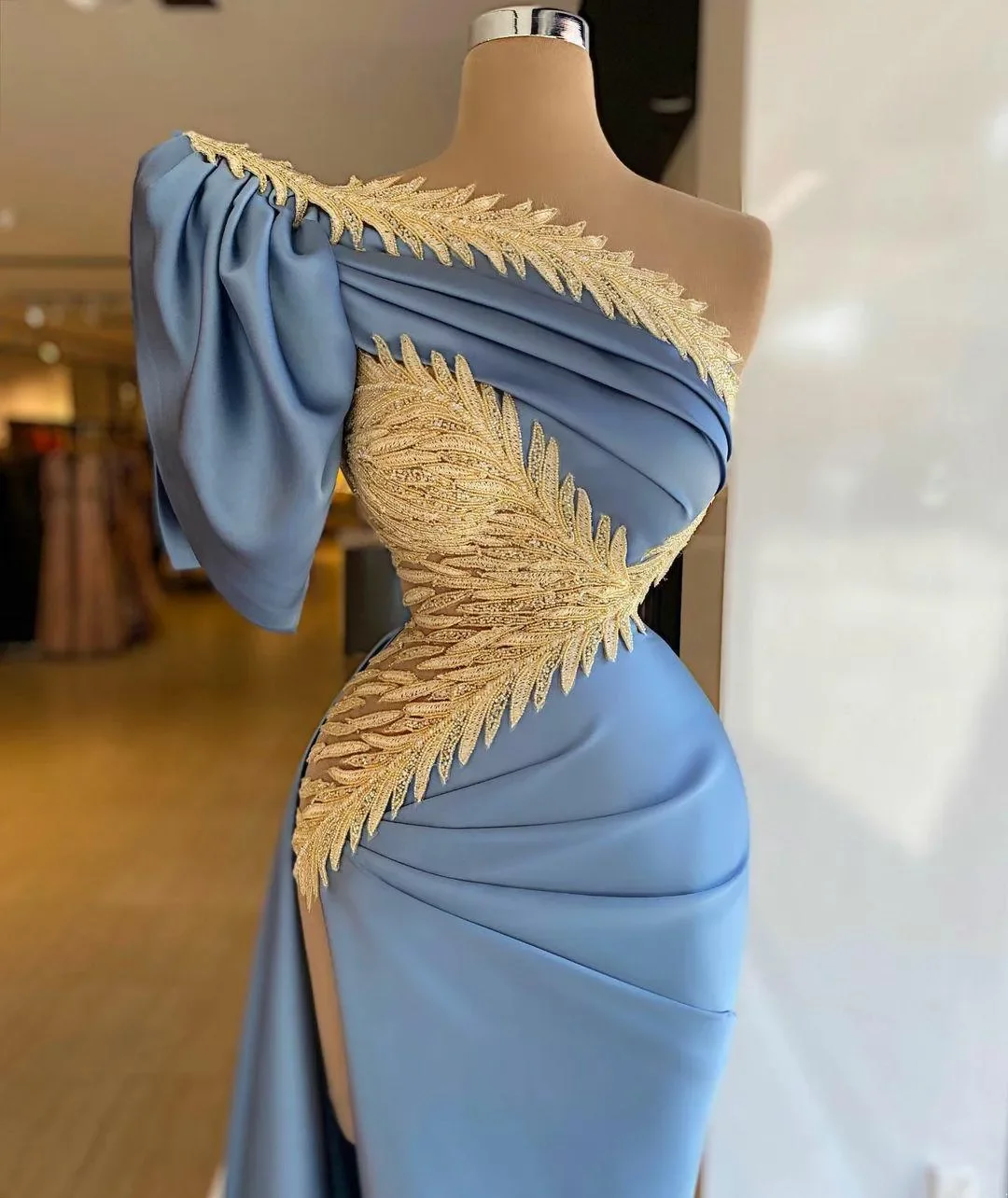 Silk Satin Evening Gold Appliques Puff Sleeve Mermaid Prom Gowns Slim Side Split Red Carpet Fashion Party Dresses