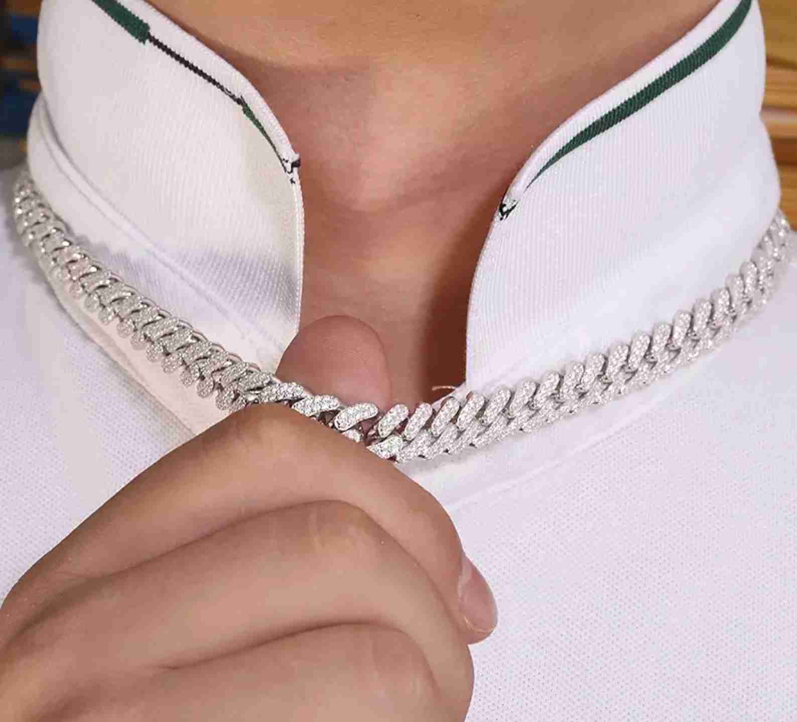 Custom Men Cuban Chain Silver 925 Iced Out Hip Hop Heavy 10mm Moissanite Vvs Cuban Chain Link Necklace
Custom Men Cuban Chain Silver 925 Iced Out Hip Hop Heavy 10mm Moissanite Vvs Cuban Chain Link Necklace