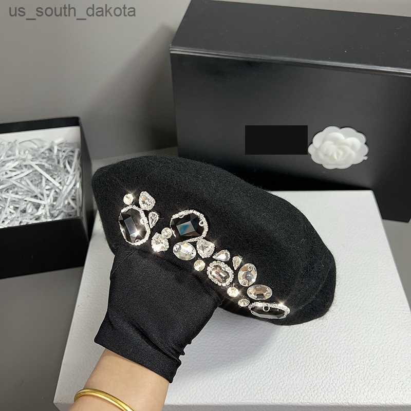 Women winter Beret Soft Wool With Luxury Rhinestone Decoration Fashion Keep Warm Hat Beret For Girls chapeau femme L230523, Purple
Women winter Beret Soft Wool With Luxury Rhinestone Decoration Fashion Keep Warm Hat Beret For Girls chapeau femme L230523, Purple