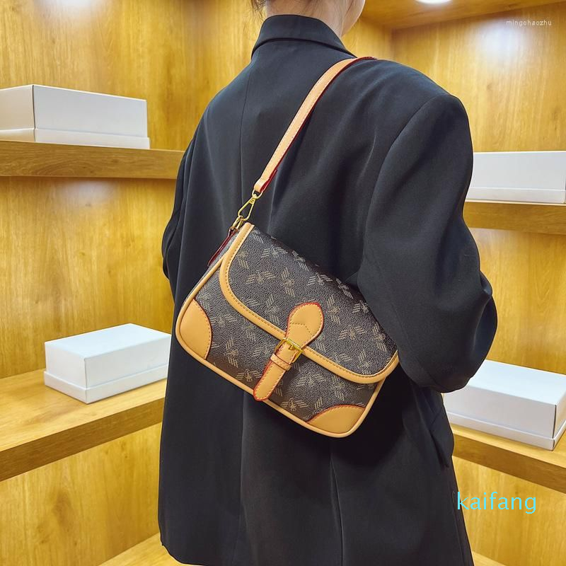 Evening Bags Fashion Crossbody Bag For Women Designer Luxury Messenger Sac Wide Shoulder
Evening Bags Fashion Crossbody Bag For Women Designer Luxury Messenger Sac Wide Shoulder