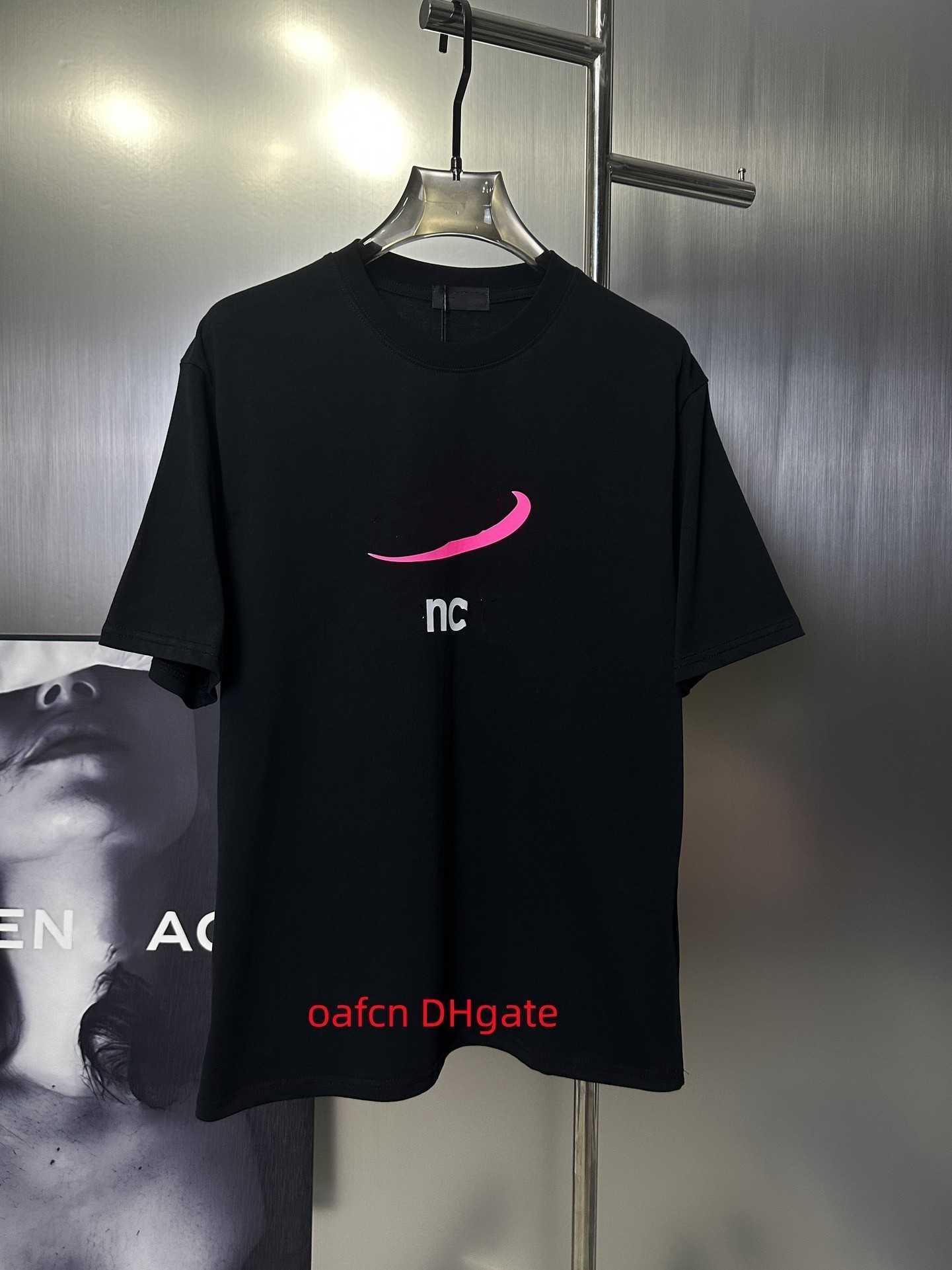 Luxury Designer Men's T-shirt Women's T-shirt Short sleeved Summer Fashion Print Embroidery Pulled out, Old Made, Dirty High Quality New Short sleeved Top, Yellow
Luxury Designer Men's T-shirt Women's T-shirt Short sleeved Summer Fashion Print Embroidery Pulled out, Old Made, Dirty High Quality New Short sleeved Top, Yellow