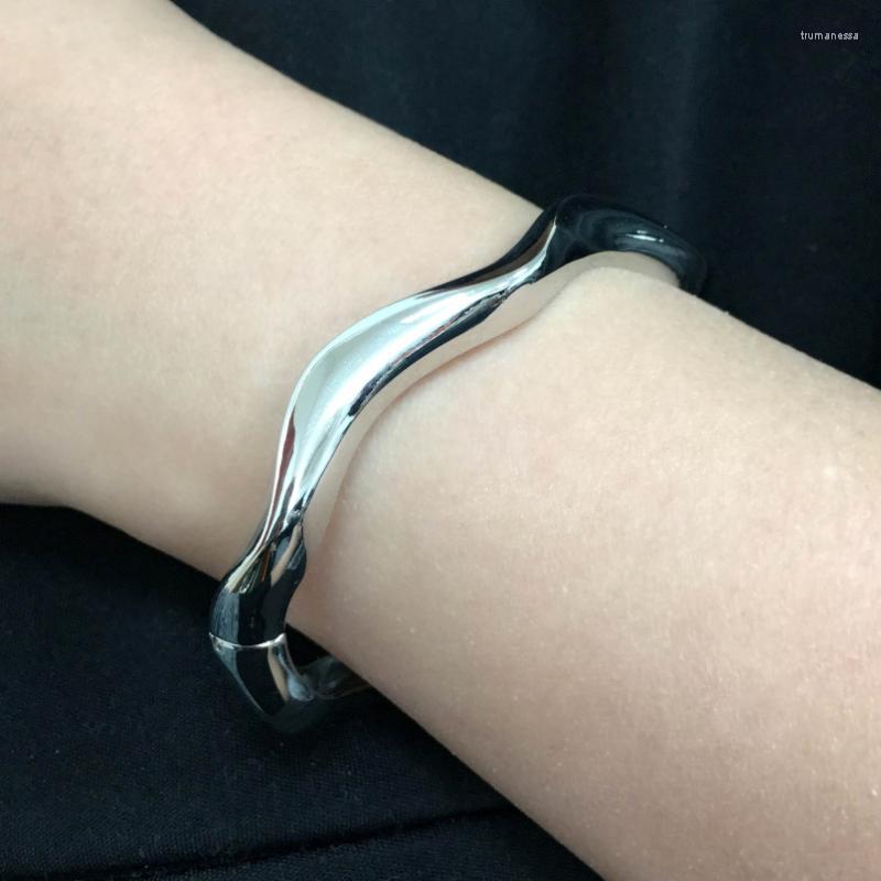 Bangle Fashion Simple Wavy Alloy Cuff Bangles Bracelets Women Statement Bracelet Wholesale Jewelry Gift UKMOCBangle Raym22
Bangle Fashion Simple Wavy Alloy Cuff Bangles Bracelets Women Statement Bracelet Wholesale Jewelry Gift UKMOCBangle Raym22