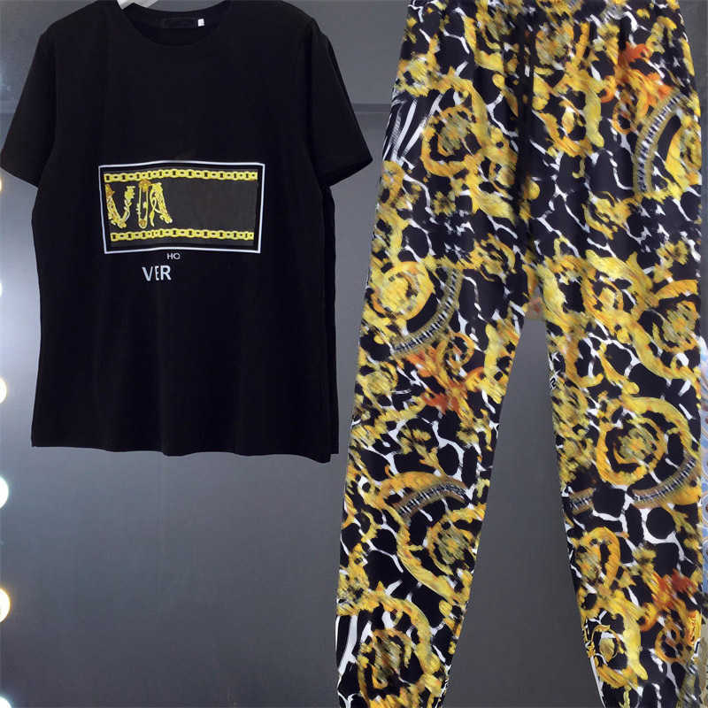 New Designer Womens Two-piece Pants Round Neck Letters Medusa Head Short-sleeved T-shirt Elastic Band Retro Print Casual Pant Trendy Womens Tops, 15
New Designer Womens Two-piece Pants Round Neck Letters Medusa Head Short-sleeved T-shirt Elastic Band Retro Print Casual Pant Trendy Womens Tops, 15