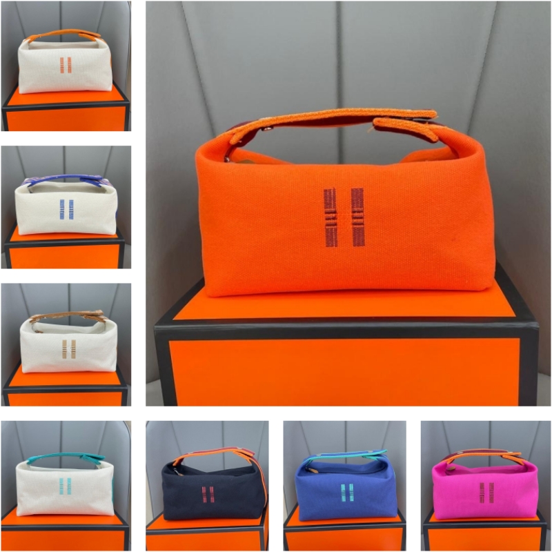 2023 New Designer Handbag Luxury Lunch Box Bag Washing Bag Canvas Inner Tank Bag Storage Bag Women Convenience Bag Handheld Makeup Bag Gift of Silk scarf, No.3
2023 New Designer Handbag Luxury Lunch Box Bag Washing Bag Canvas Inner Tank Bag Storage Bag Women Convenience Bag Handheld Makeup Bag Gift of Silk scarf, No.3