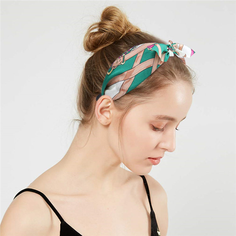 Fashion blogger designer jewelr Leopard print rabbit ear knotted wide edition hair band for womeng curl hair clip headband Pony Tails Holder wholesale FQ81
Fashion blogger designer jewelr Leopard print rabbit ear knotted wide edition hair band for womeng curl hair clip headband Pony Tails Holder wholesale FQ81