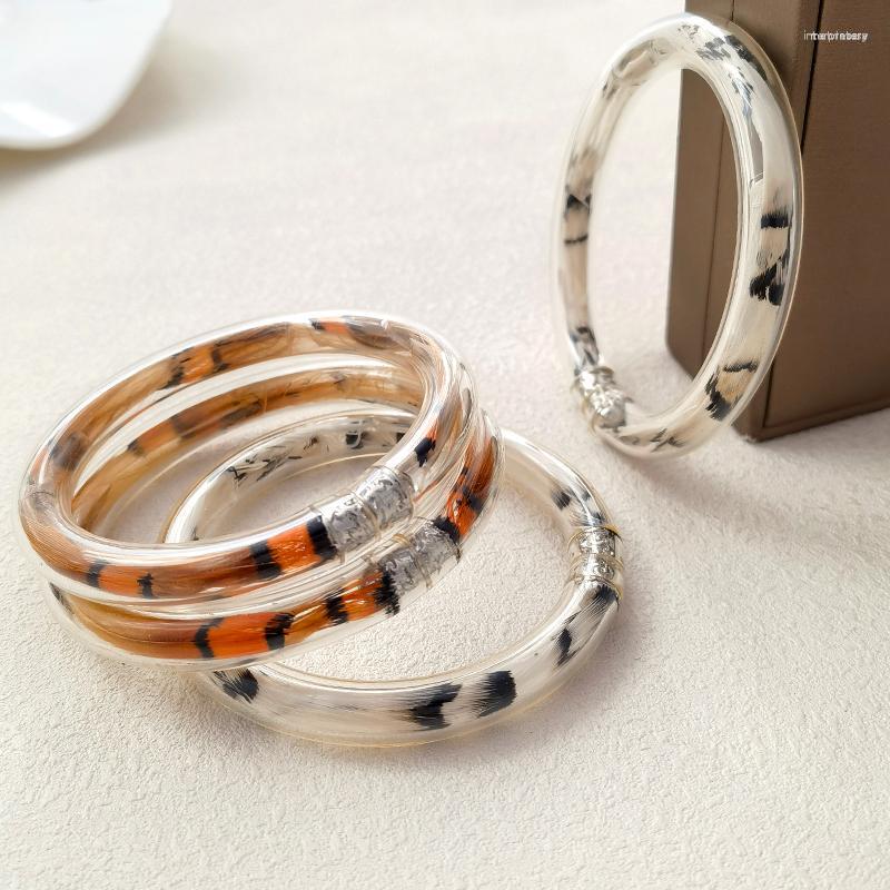 Bangle Bilandi Trendy Jewelry High Quality Plastic Tube Bracelet Bangles 2023 Trend Inner Feather For Women Gift
Bangle Bilandi Trendy Jewelry High Quality Plastic Tube Bracelet Bangles 2023 Trend Inner Feather For Women Gift