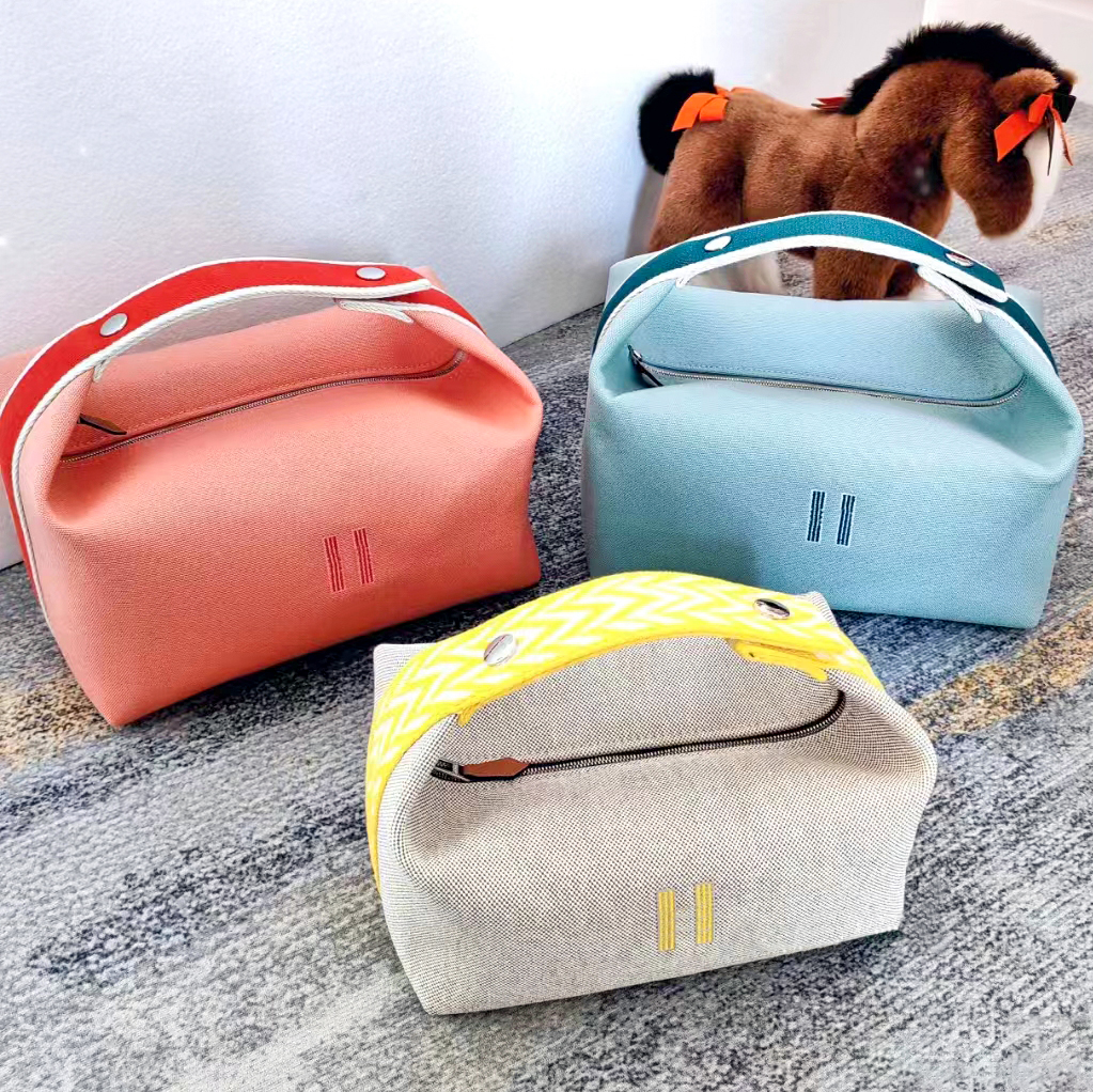 Fashion Womens Mens wash cosmetic Bags luxury nylon canvas Organizer makeup toiletry Bag Designer pouch tote handbag clutch Stock storage high capacity makeup bag, Blue
Fashion Womens Mens wash cosmetic Bags luxury nylon canvas Organizer makeup toiletry Bag Designer pouch tote handbag clutch Stock storage high capacity makeup bag, Blue