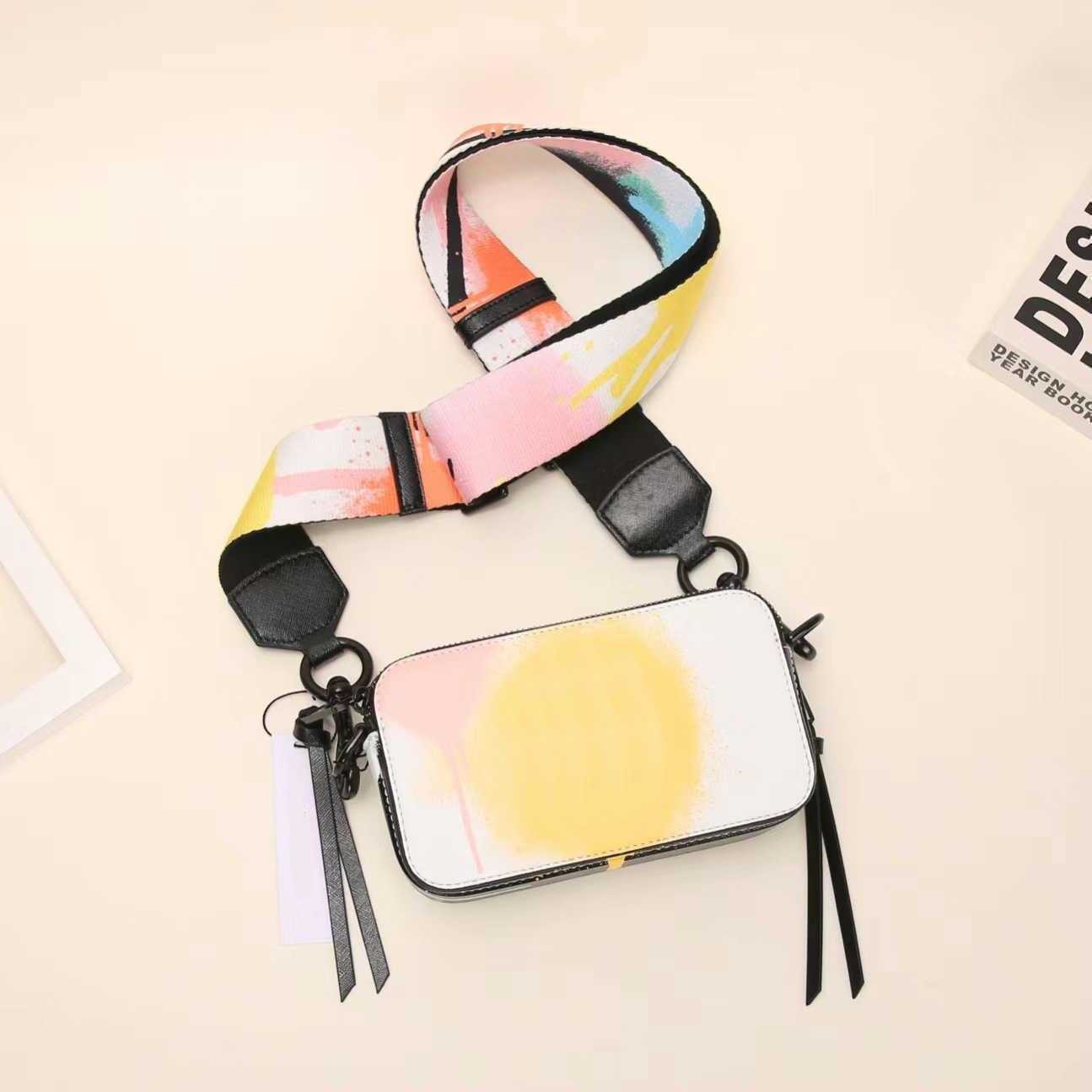 Sell Evening Bags Rainbow marc Camera Bag women High Quality Crossbody Bags Square designer Bag Fashion Versatile purse handBag letter wallet 230318, Style 6
Sell Evening Bags Rainbow marc Camera Bag women High Quality Crossbody Bags Square designer Bag Fashion Versatile purse handBag letter wallet 230318, Style 6