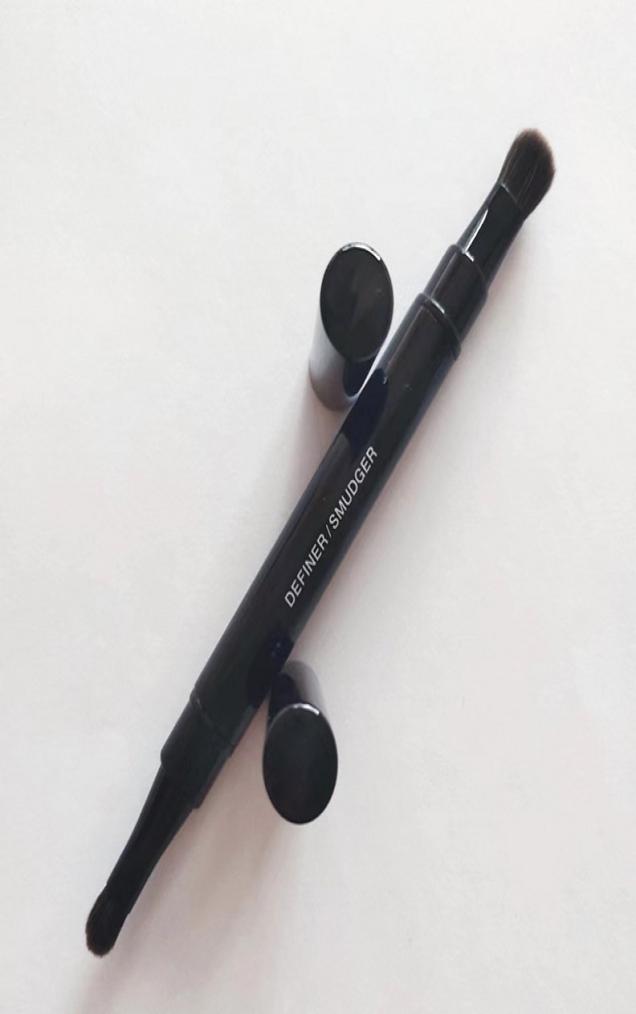 CC Retractable Dual Tip Eyeshadow DefinerSmudger Makeup Brush Doubleended Portable Travel Eye Shadow Blending Cosmetics Tools6822664
CC Retractable Dual Tip Eyeshadow DefinerSmudger Makeup Brush Doubleended Portable Travel Eye Shadow Blending Cosmetics Tools6822664