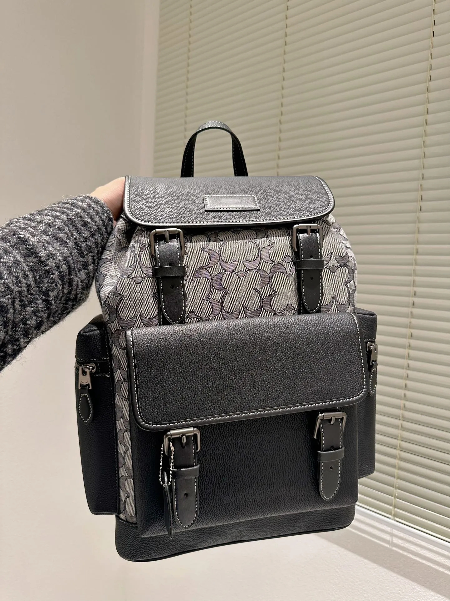 MT Printed Backpack Sprint Backpack Backpack Travel Bag Men's Backpack Multi functional Flap Buckle Drawstring Women Luxury Handbag Large Capacity Commuter Travel
MT Printed Backpack Sprint Backpack Backpack Travel Bag Men's Backpack Multi functional Flap Buckle Drawstring Women Luxury Handbag Large Capacity Commuter Travel