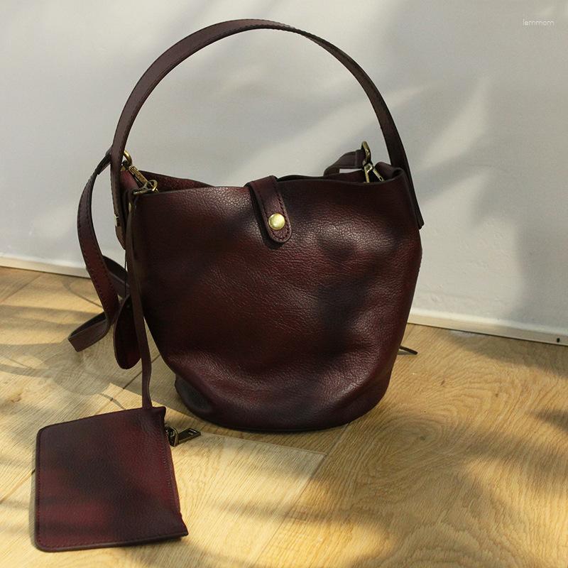 Evening Bags Genuine Leather Korean Version Of Wide Shoulder Strap Bucket Bag Head Layer Cowhide Large Capacity Single Diagonal
Evening Bags Genuine Leather Korean Version Of Wide Shoulder Strap Bucket Bag Head Layer Cowhide Large Capacity Single Diagonal