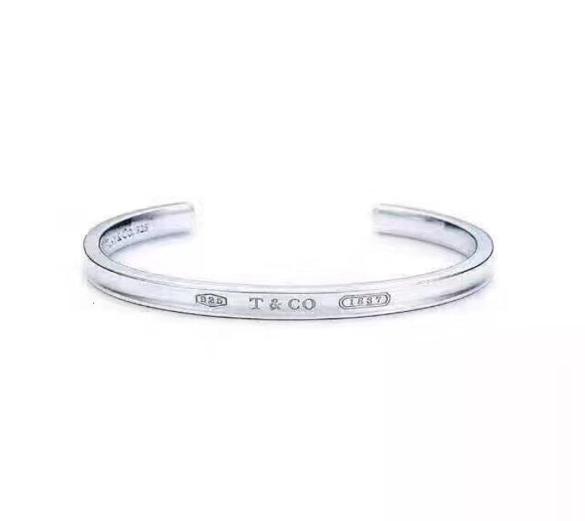 2020 fashion highquality ladies bracelet daily matching dress accessories the hard bracelet for dinner party KYK85495282
2020 fashion highquality ladies bracelet daily matching dress accessories the hard bracelet for dinner party KYK85495282