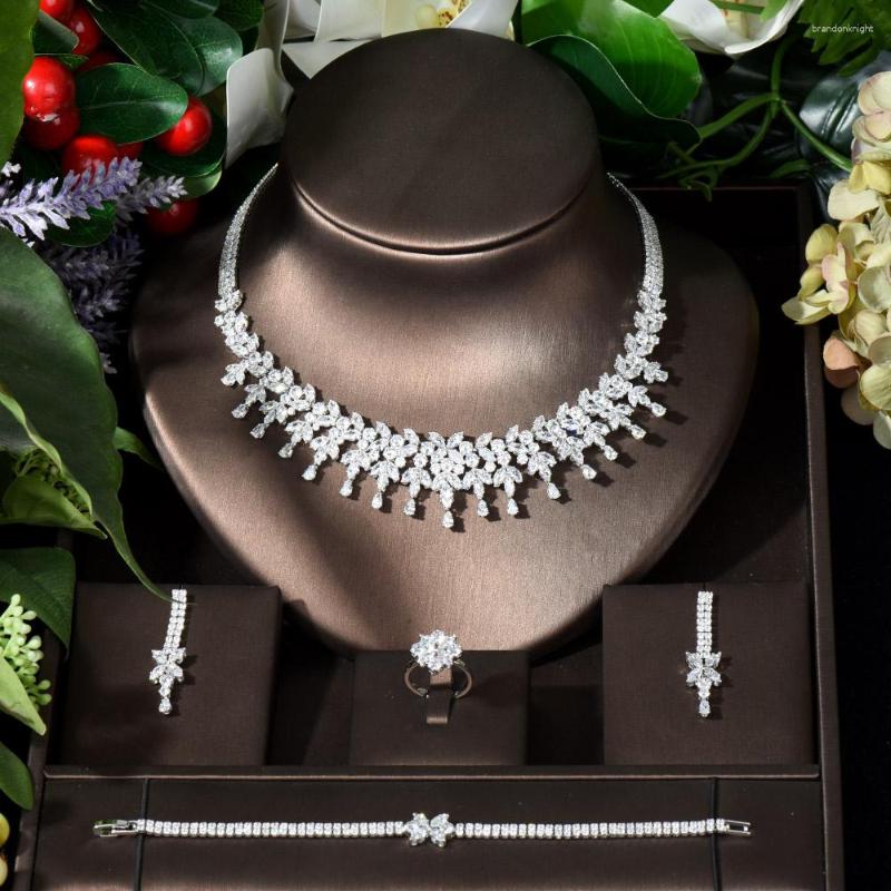 Necklace Earrings Set Fashion Leaf Shape Dangle Drop Party Earring And Sets African Nigerian Zirconia Wedding Jewelry For Brides N-528, Picture shown
Necklace Earrings Set Fashion Leaf Shape Dangle Drop Party Earring And Sets African Nigerian Zirconia Wedding Jewelry For Brides N-528, Picture shown