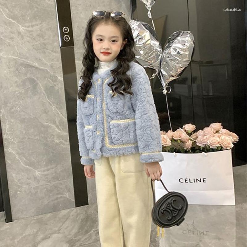 Jackets Lambswool Jacket Girls Small Fragrant Wind Autumn And Winter Children's Fur Blue Elegant Tops Long Sleeve Short Coat 3-12 Yrs
Jackets Lambswool Jacket Girls Small Fragrant Wind Autumn And Winter Children's Fur Blue Elegant Tops Long Sleeve Short Coat 3-12 Yrs