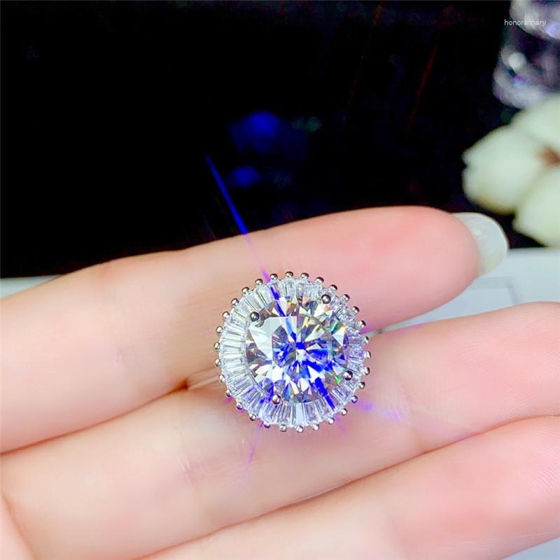 Cluster Rings Silver 925 Original Brilliant Cut 5 Diamond Test Past Shining D Color Moissanite Wedding Ring Women Round Gemstone Jewelry
Cluster Rings Silver 925 Original Brilliant Cut 5 Diamond Test Past Shining D Color Moissanite Wedding Ring Women Round Gemstone Jewelry